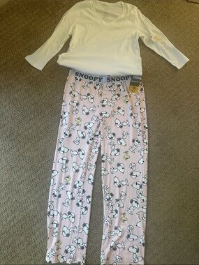 St. John's Bay White Long sleeve pajama shirt/ Pink Snoopy Graphic Pajama Pants